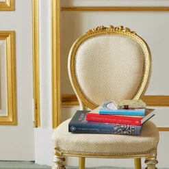 A Royal Cookbook: Seasonal Recipes From Buckingham Palace*Royal Collection Shop Clearance