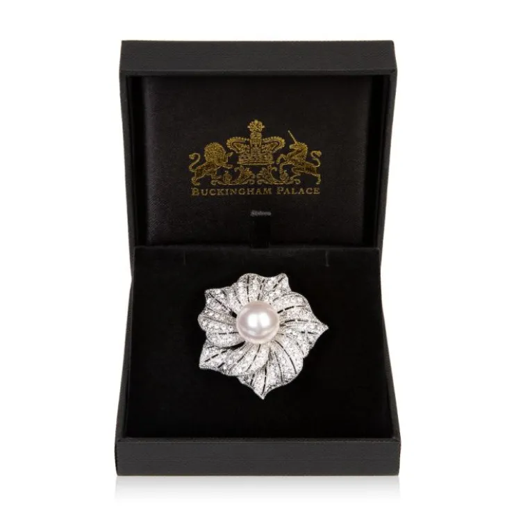 Flower With Pearl Brooch*Royal Collection Shop Outlet